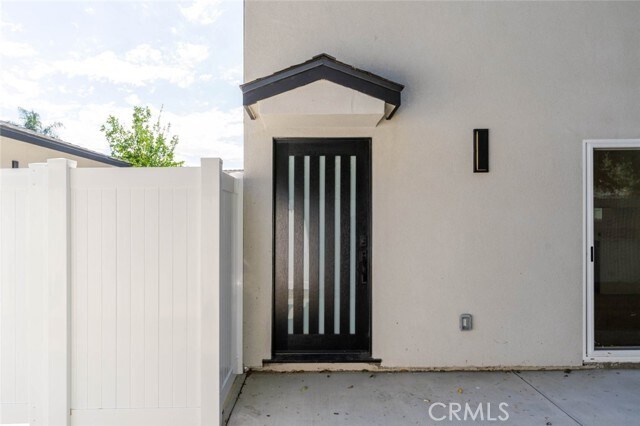 Foto del edificio - 6835 Yolanda Ave