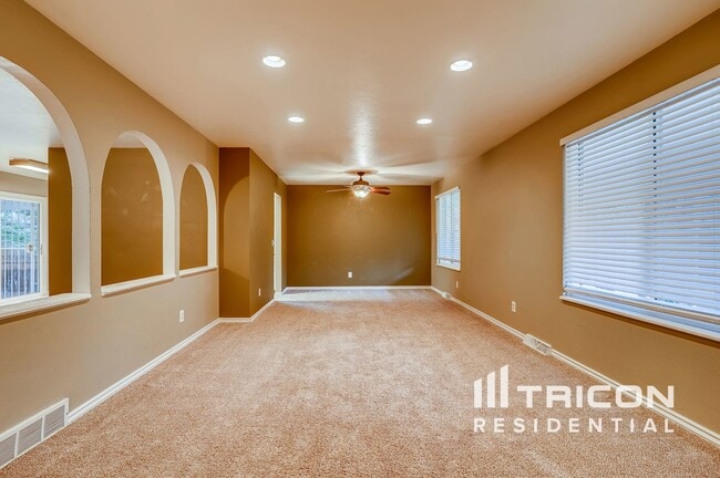 Foto del edificio - 3719 S Walden St