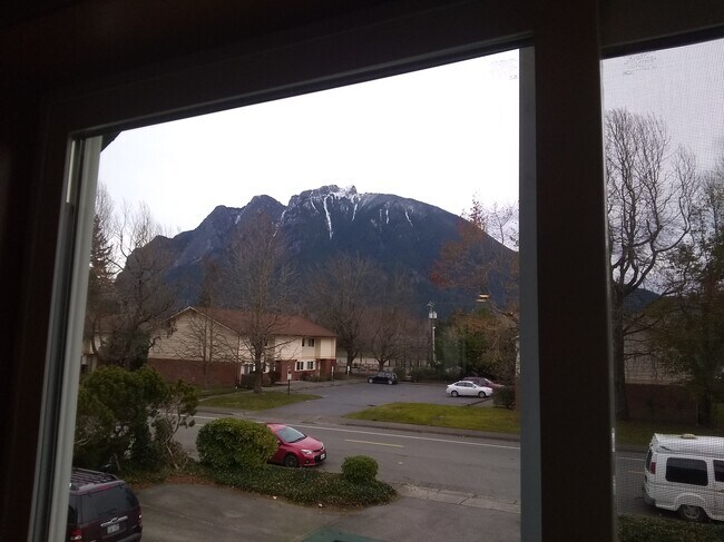 View always changing - 424 Healy Ave S