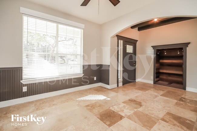 Building Photo - 8306 White Willow Ln