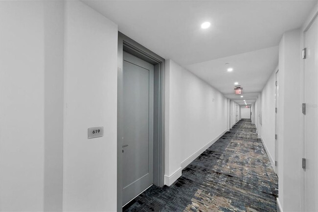 Foto del edificio - 111 S Pineapple Ave