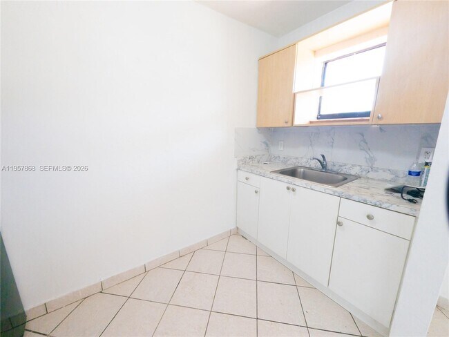 Foto del edificio - 1716 NW 19th St