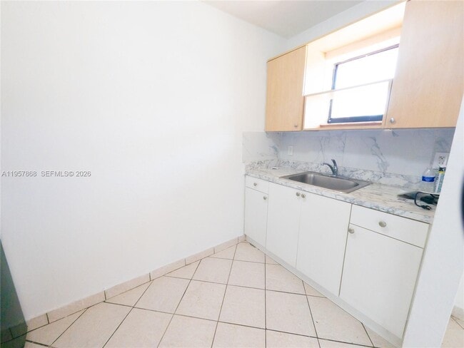 Building Photo - 1716 NW 19th St