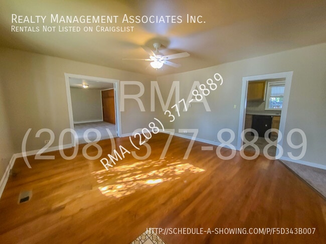 Foto del edificio - 3 Bedroom House with Office Near Downtown ...