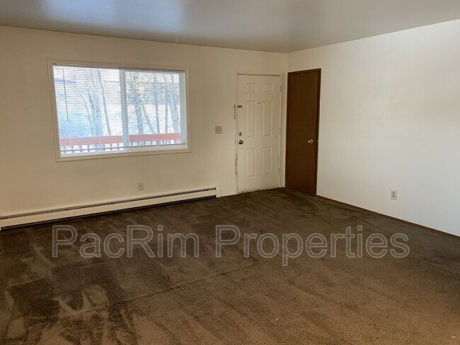 Building Photo - 3401 N Star St