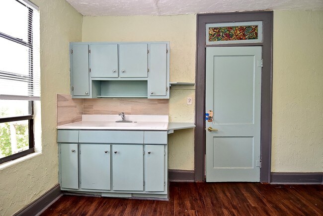Building Photo - 1450 Brooklawn Avenue, Unit 101