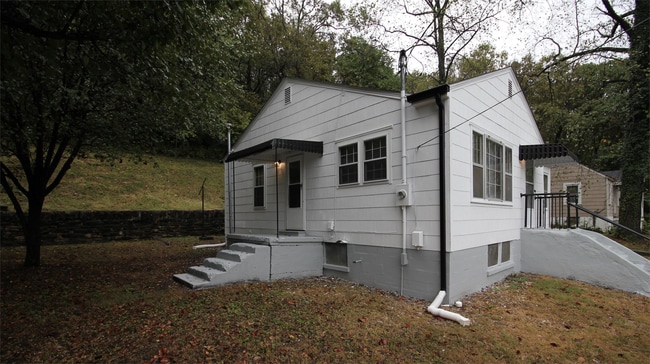 Building Photo - 336 Murrell St