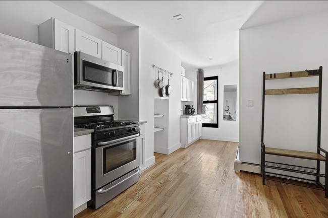 Building Photo - 277 Starr St