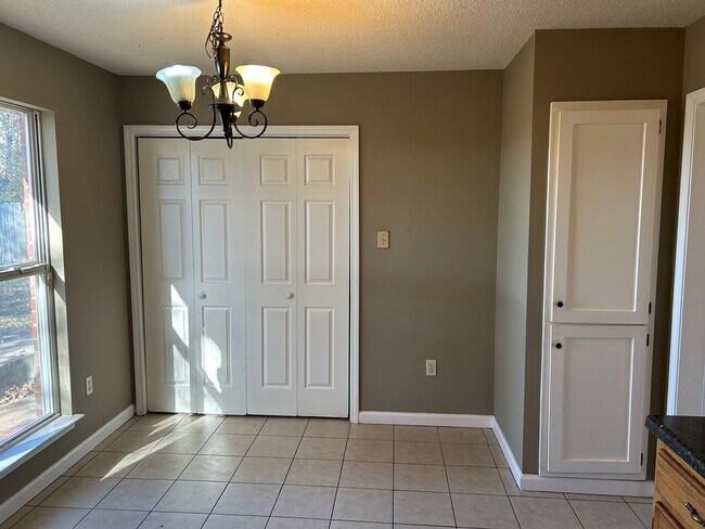 Foto del edificio - 10215 Farley Dr S