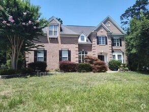 Building Photo - 9009 Hammersley Dr