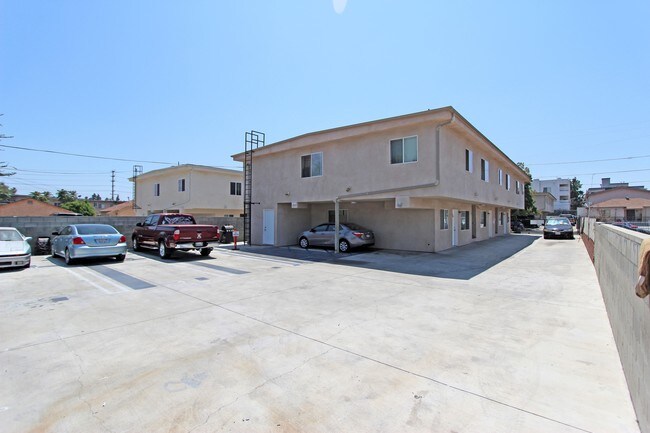 Building Photo - 6842 Agnes Ave