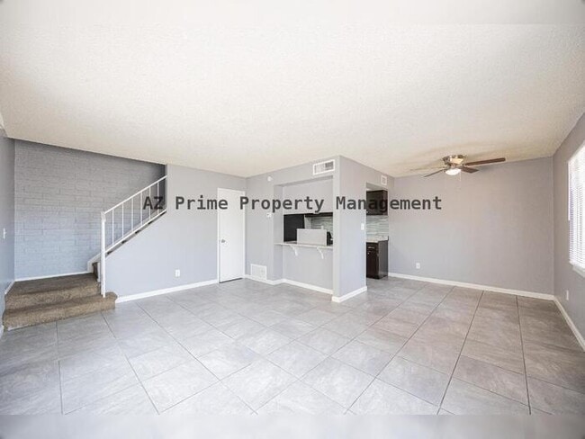 Building Photo - 5414 W Lynwood St
