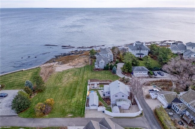 Foto del edificio - 624 Vineyard Point Rd