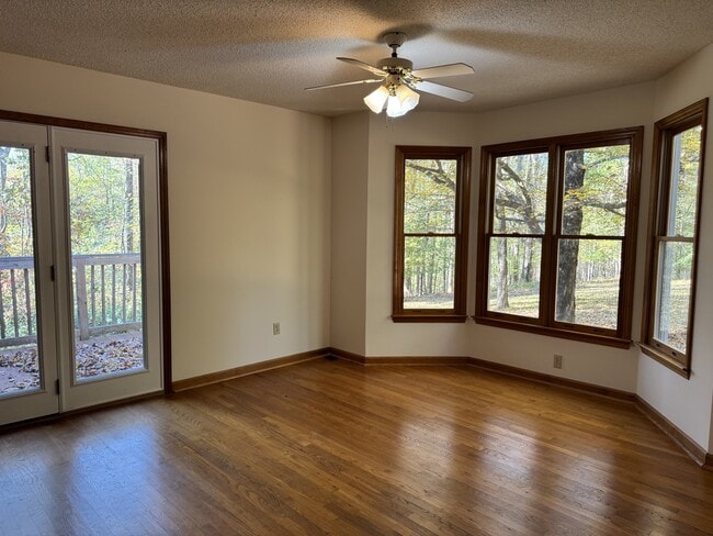 Foto del edificio - 973 Jim Caudill Rd