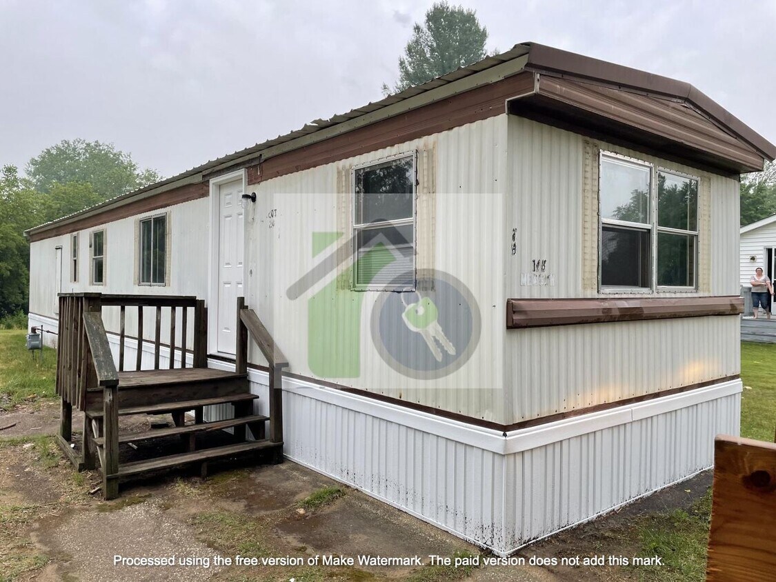 Primary Photo - 2 Bed, 1 Bath Home. Move-in Ready!