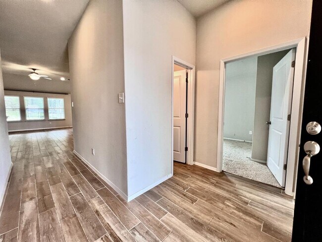 Foto del edificio - 7811 Dakota Cir