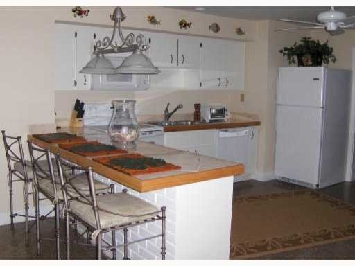 Building Photo - 2422  Tamarind Drive
