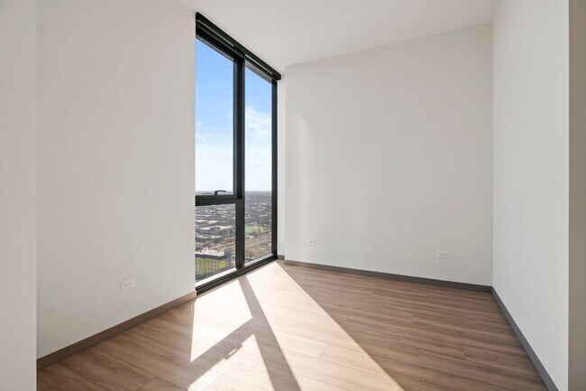 Foto del edificio - 533 S Damen Ave