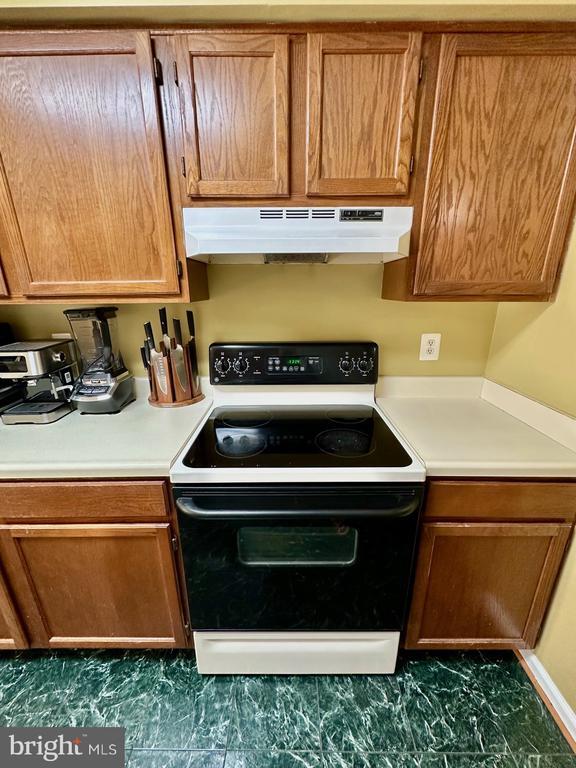Foto del edificio - 1104 Wind Ridge Dr