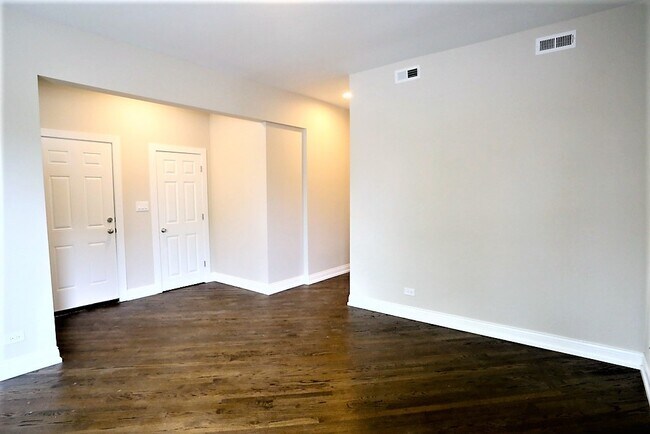 Foto del edificio - 2752 N Richmond St