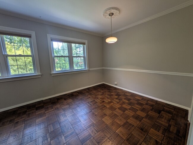 dining area off kitchen - 3102 Valley Dr