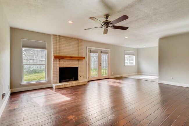 Building Photo - 2803 Nordham Dr