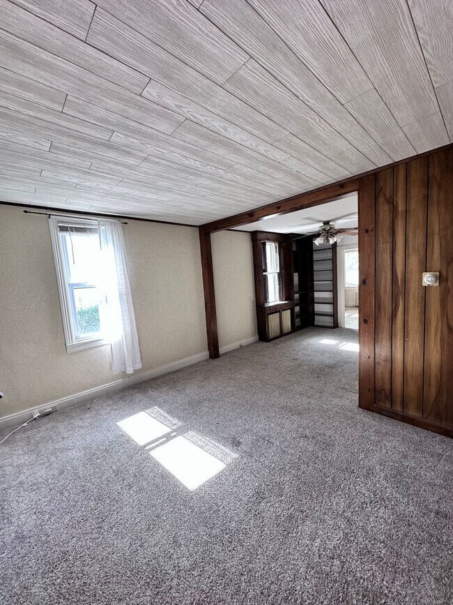 29132915 Horseshoe Pike Unit 2915, Palmyra, PA 17078 Room for Rent