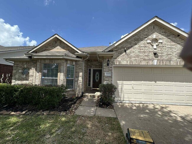 Building Photo - 15215 Millers Run Ln