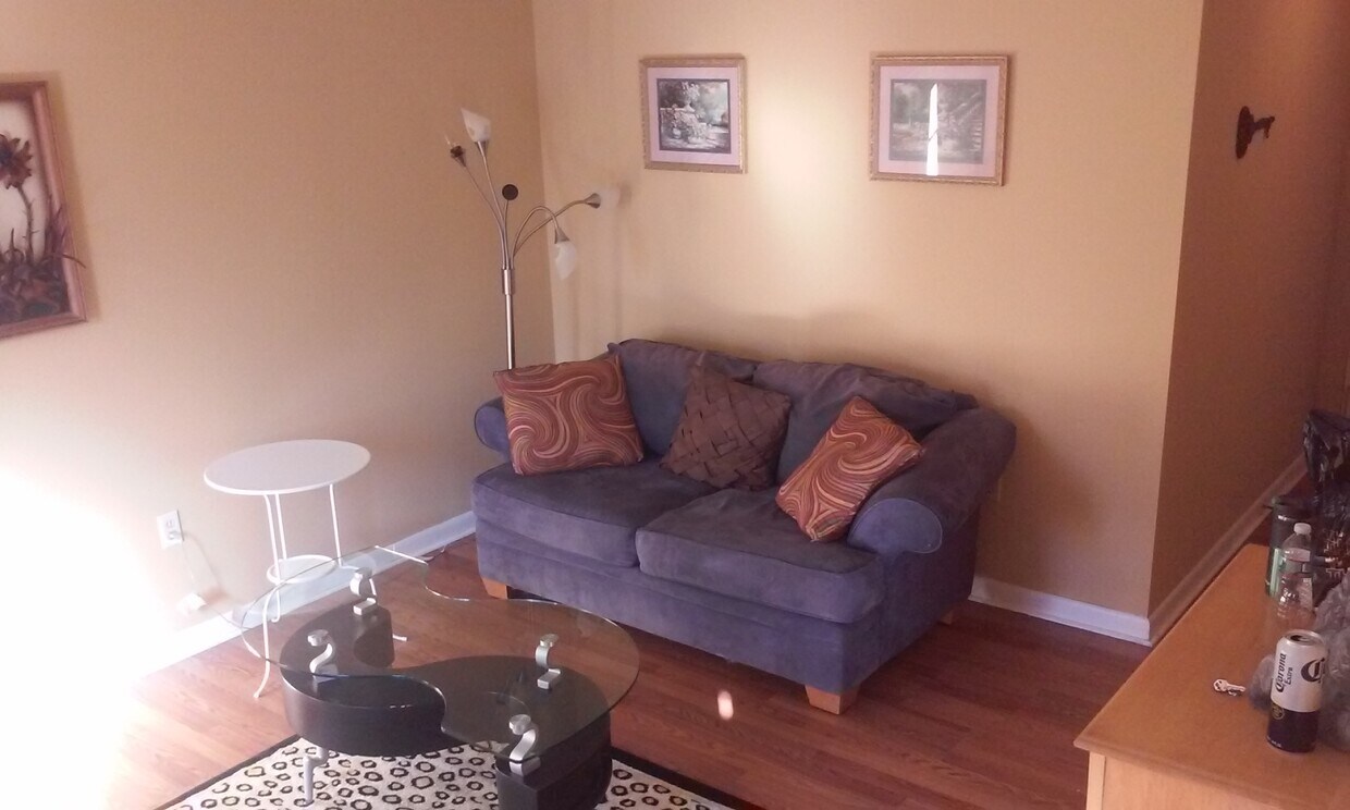 40 Owen St, Hartford, CT 06105 Condo for Rent in Hartford, CT