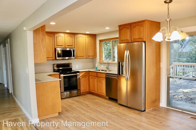 Building Photo - 5 br, 2.5 bath House - 2614 205th Pl SW