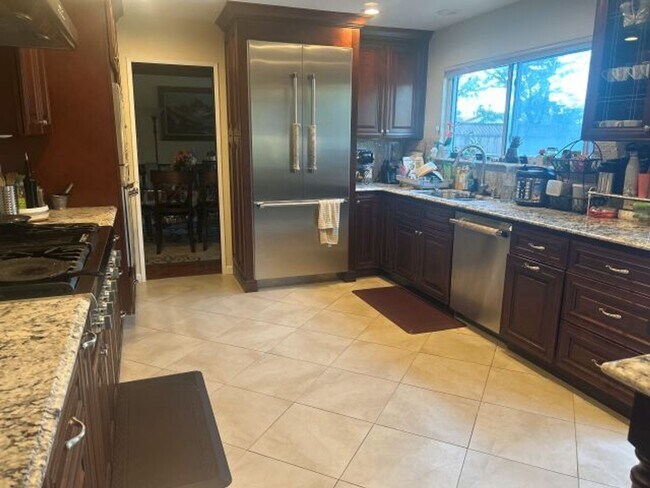 Foto del edificio - Well located 5-Bedroom 3- bathroom Morgan ...