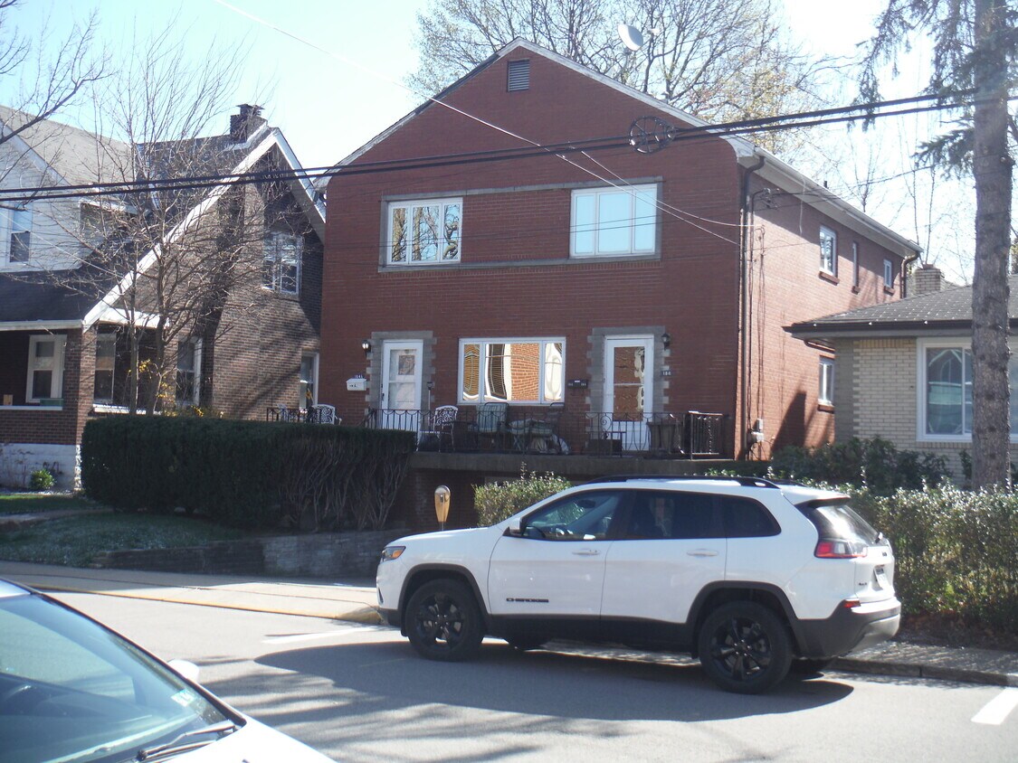 Primary Photo - 104 Brilliant Ave