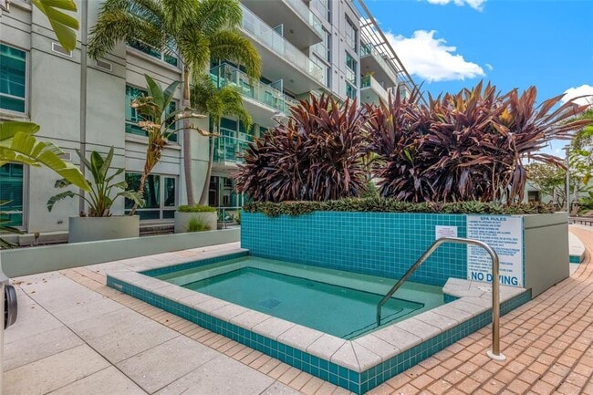 Building Photo - 912 Channelside Dr