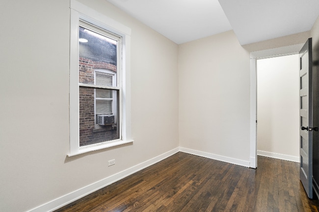 Foto del edificio - 1704 N Springfield Ave