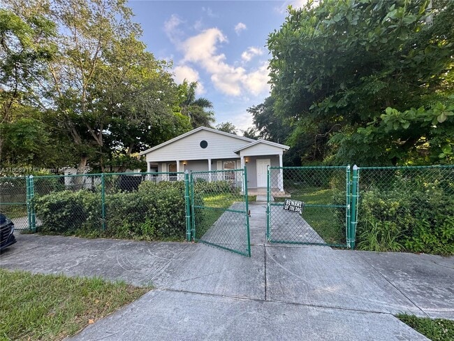 Building Photo - 22250 Miami Ave