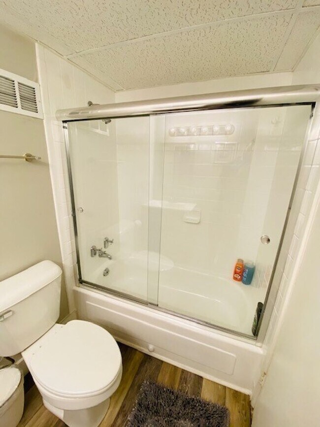 Foto del edificio - University Towers- FURNISHED 1bd/1ba Apartment #516 ready for you in FALL 2026! $1300 per month