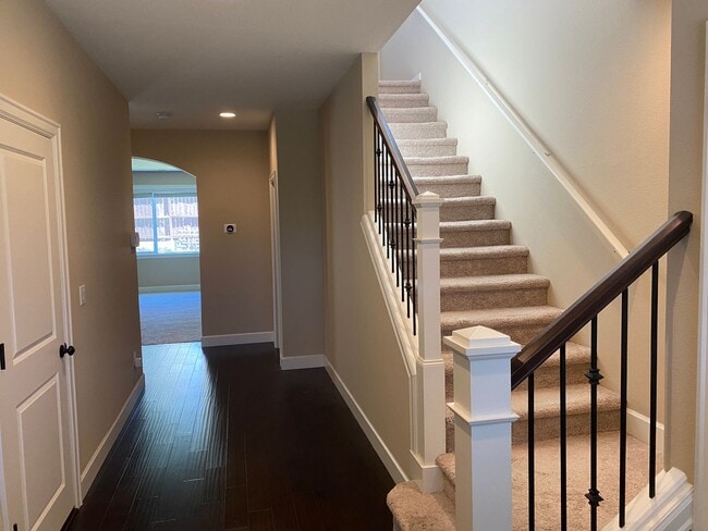 Foto del edificio - Exquisite 5 BD* + Bonus Room 3 BA* Single ...