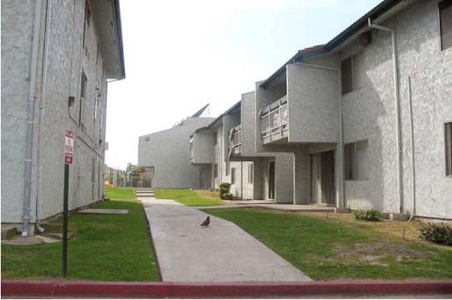 Building Photo - New Wilmington Arms Apartments