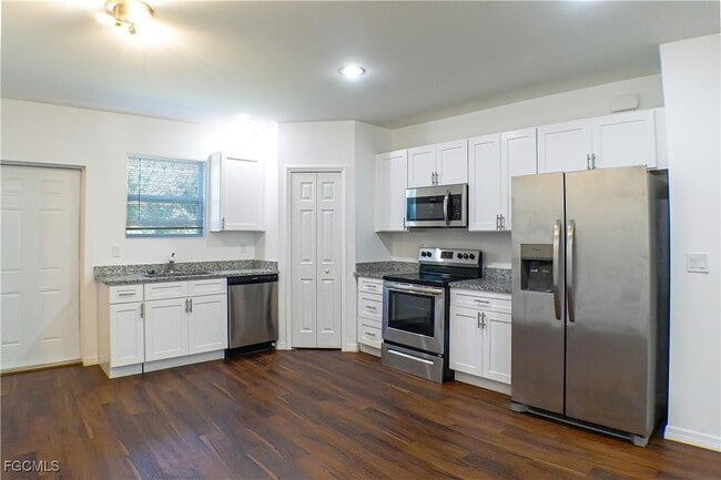 Building Photo - 3309 Armstrong Ct