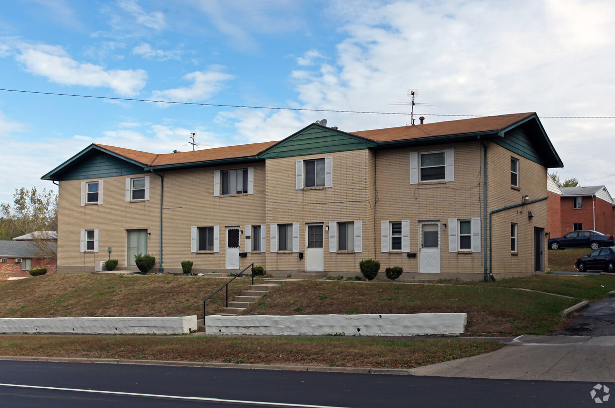 Primary Photo - Garden Apartments