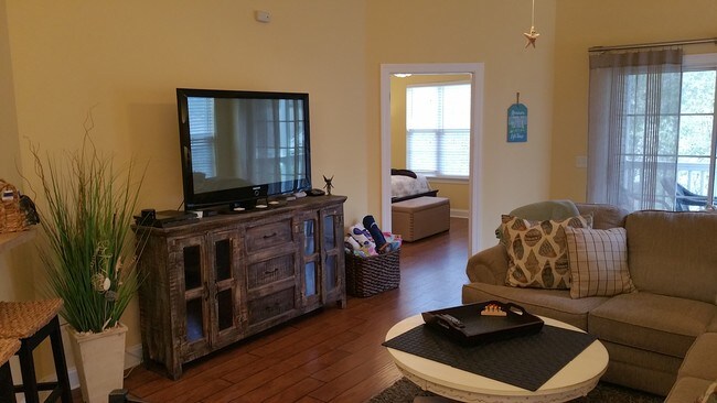 SALA DE ESTAR - 1032 Algonquin Dr
