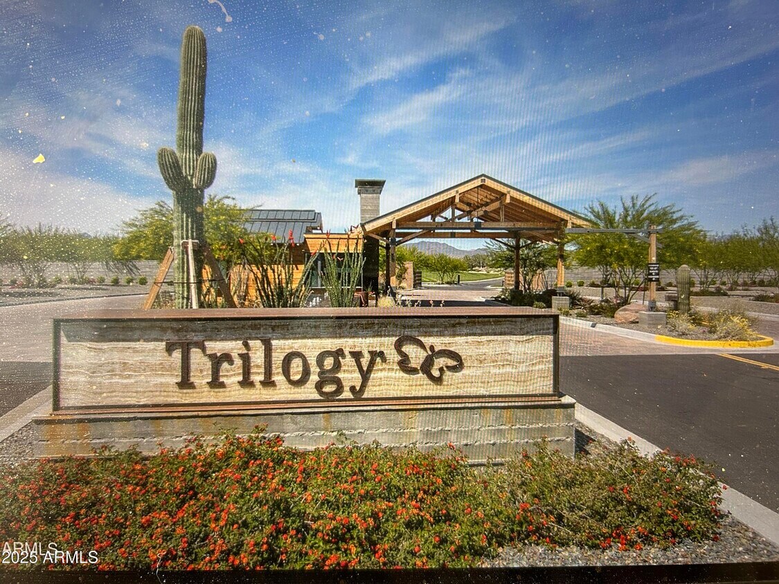 Foto principal - 18166 E Juniper Oaks Dr