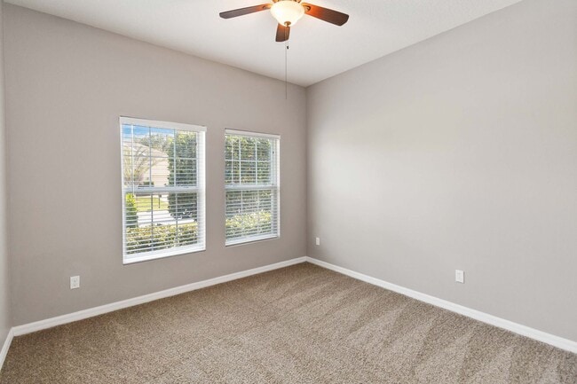 Building Photo - Beautiful 4/2 with 2 Car Garage For Rent L...