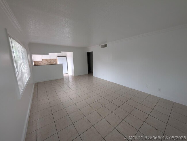 Building Photo - 817 Lighthouse Dr