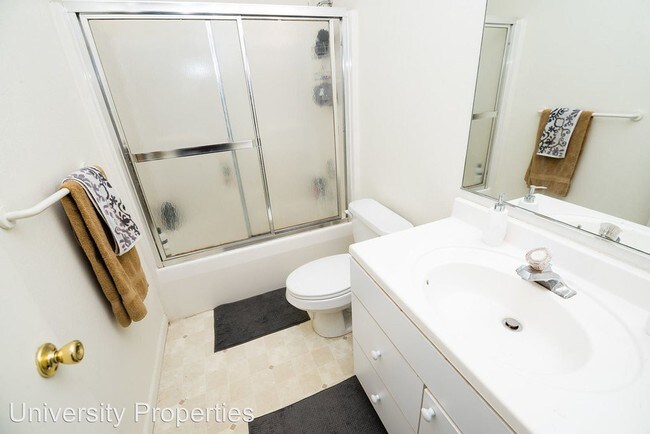 Foto del edificio - 7 br, 3 bath Room For Rent - 3618 Willow Run