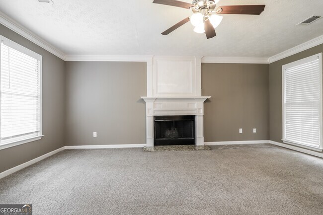 Building Photo - 732 Jockey Ln