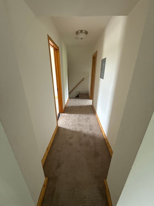 Building Photo - 209 Main St