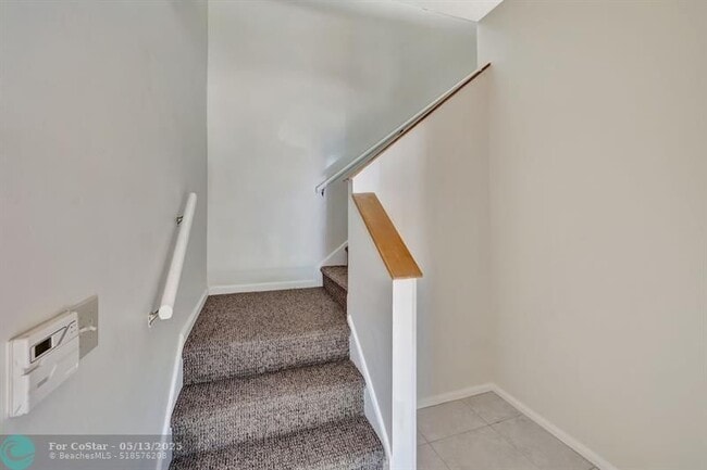 Building Photo - 6715 Via Regina