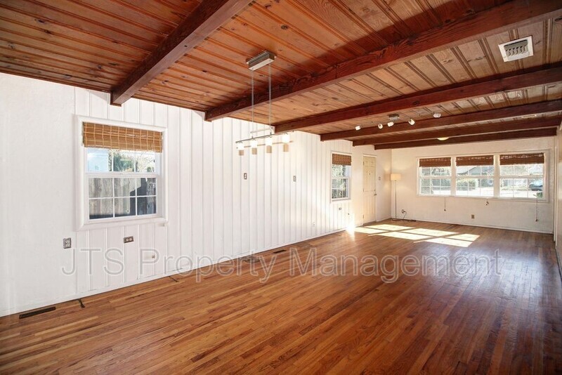 Primary Photo - 3107 Del Paso Blvd