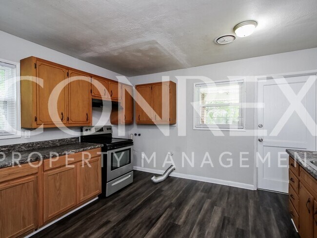 Building Photo - Charming Three Bedroom Now Available!